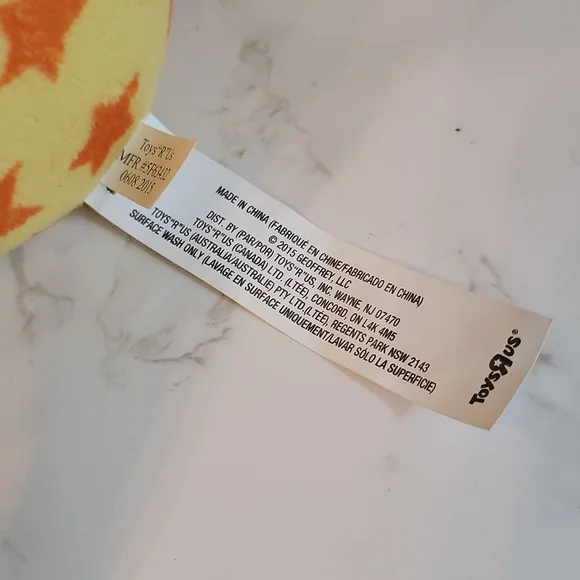 Toys 'R Us Birthday Geoffrey the Giraffe Exclusive 2015 Plush stuffed animal - Picture 6 of 7